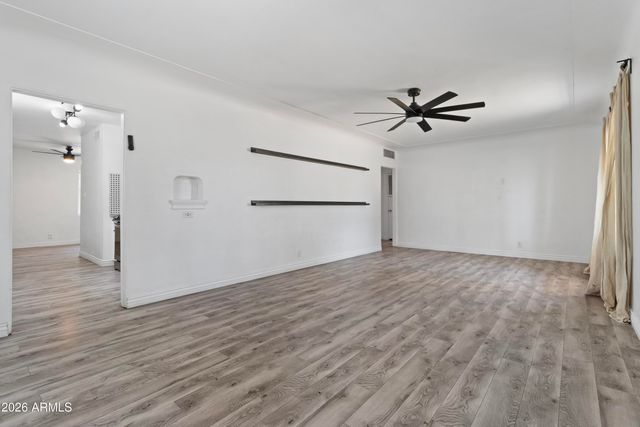 5913 W GARDENIA Avenue, Glendale, AZ 85301