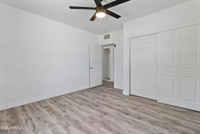 5913 W GARDENIA Avenue, Glendale, AZ 85301