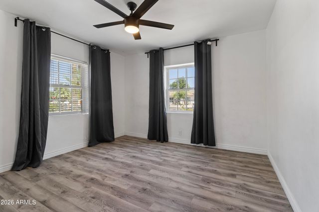 5913 W GARDENIA Avenue, Glendale, AZ 85301