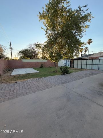 5913 W GARDENIA Avenue, Glendale, AZ 85301