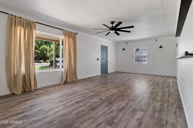 5913 W GARDENIA Avenue, Glendale, AZ 85301