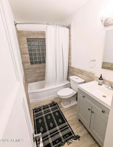 5913 W GARDENIA Avenue, Glendale, AZ 85301