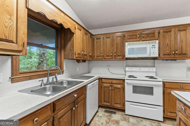 368 Still Hollow Road, Jasper, GA 30143