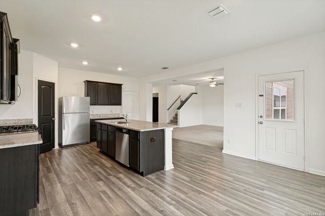 2943 FORSYTH CYN, Converse, TX 78109