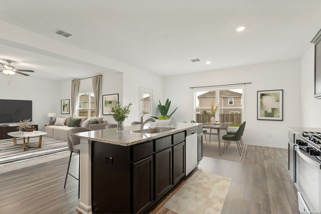 2943 FORSYTH CYN, Converse, TX 78109