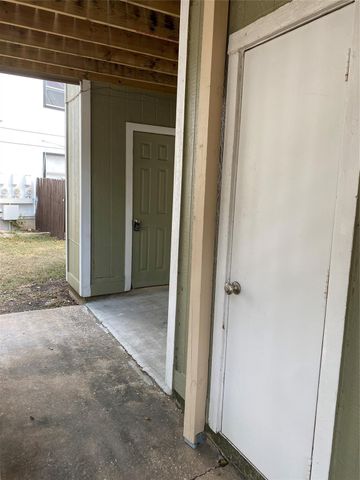 2305 Cedrick CV A, Austin, TX 78748