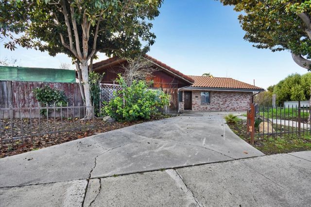 290 N Rengstorff Avenue, Mountain View, CA 94043
