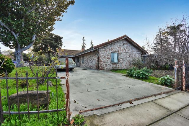 290 N Rengstorff Avenue, Mountain View, CA 94043