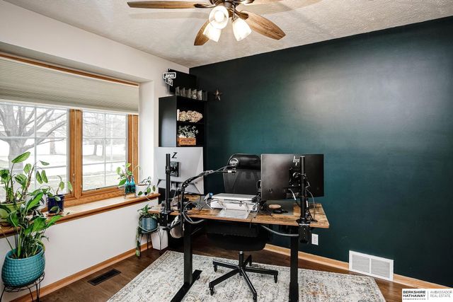 10910 S 210th Street, Gretna, NE 68028