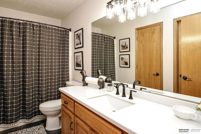 10910 S 210th Street, Gretna, NE 68028