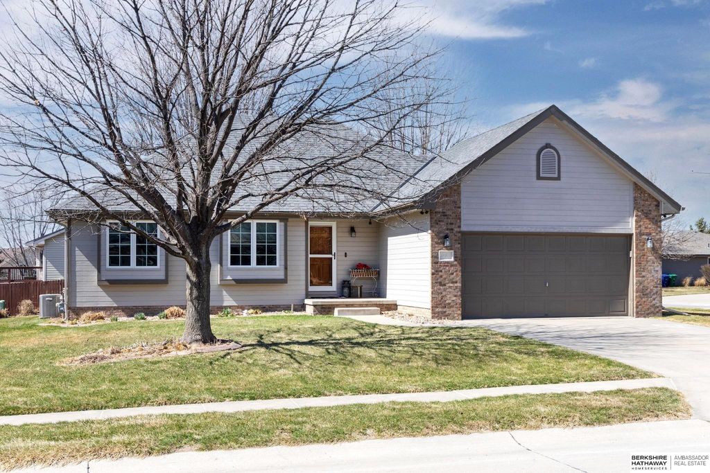 10910 S 210th Street, Gretna, NE 68028