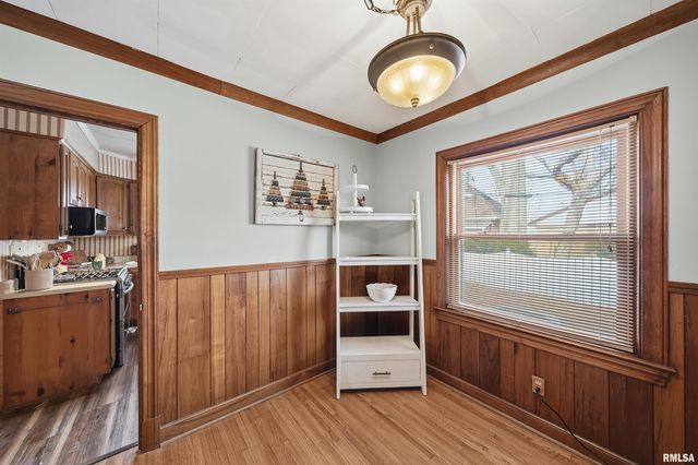 2705 W MANOR Parkway, Peoria, IL 61604