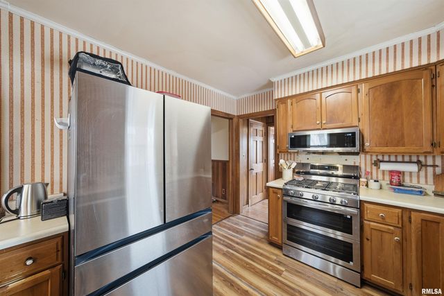 2705 W MANOR Parkway, Peoria, IL 61604