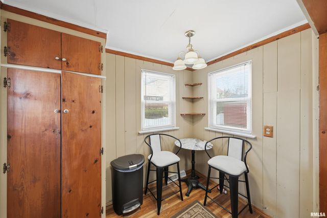 2705 W MANOR Parkway, Peoria, IL 61604