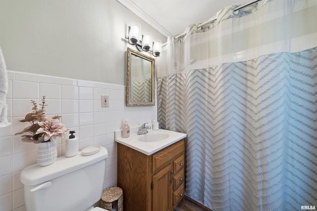 2705 W MANOR Parkway, Peoria, IL 61604