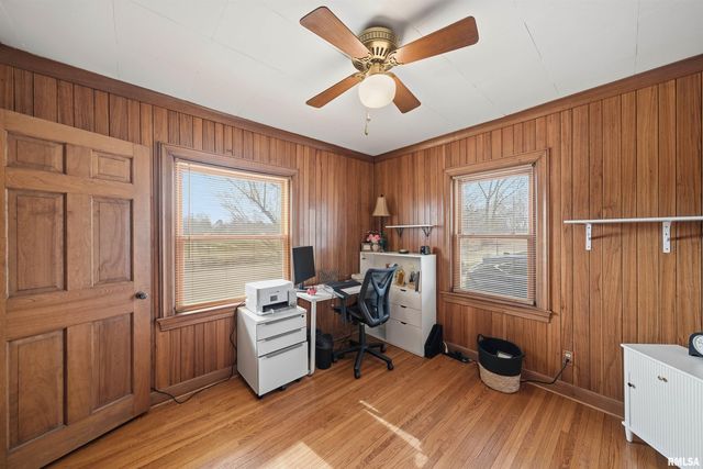 2705 W MANOR Parkway, Peoria, IL 61604