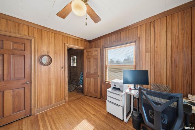 2705 W MANOR Parkway, Peoria, IL 61604