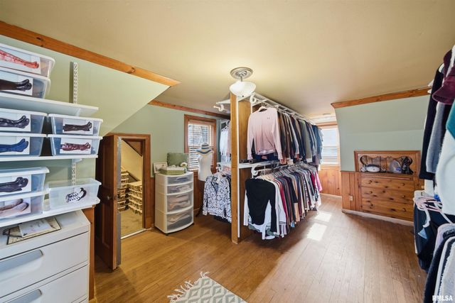 2705 W MANOR Parkway, Peoria, IL 61604