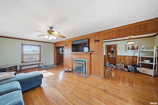 2705 W MANOR Parkway, Peoria, IL 61604