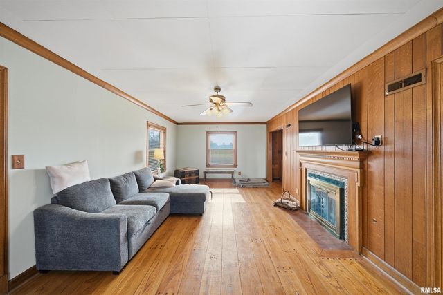 2705 W MANOR Parkway, Peoria, IL 61604