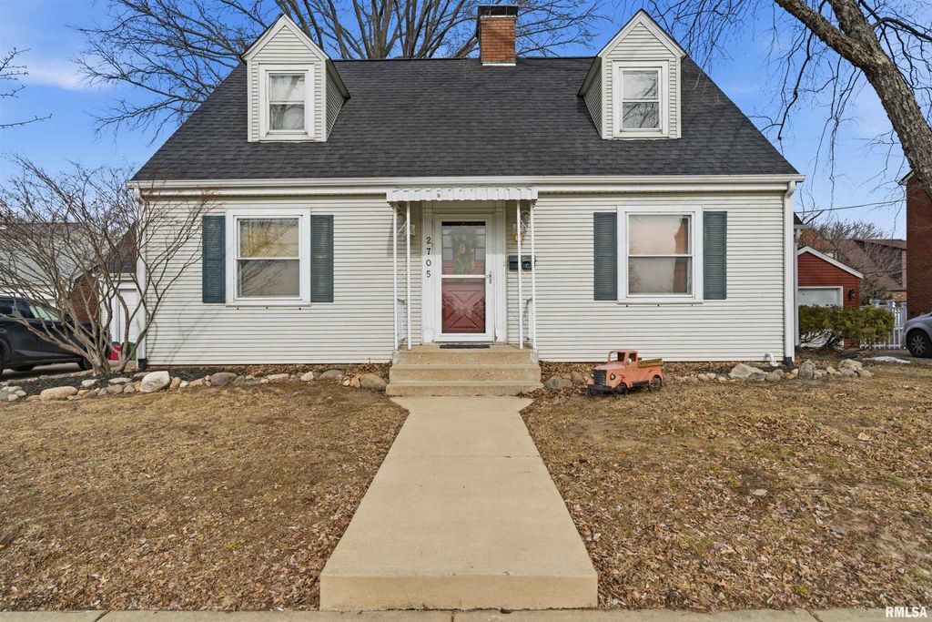 2705 W MANOR Parkway, Peoria, IL 61604