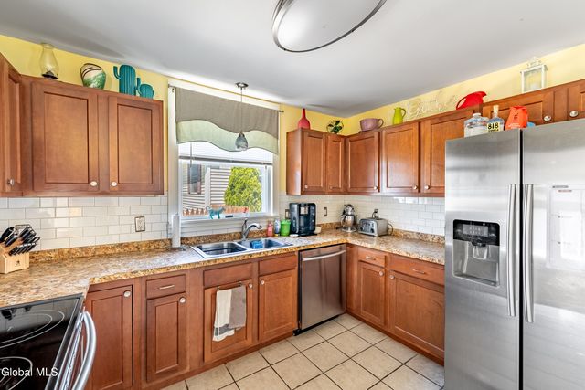 1887 Fiero Avenue, Rotterdam, NY 12303