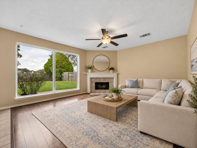 7614 Broken Oak Lane, Sugar Land, TX 77479