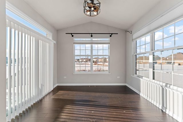 10384 Redwood Drive, St. John, IN 46373