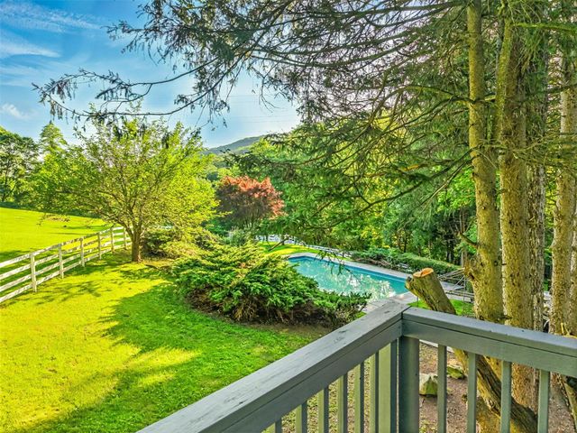 926 Peekskill Hollow Road, Putnam Valley, NY 10579