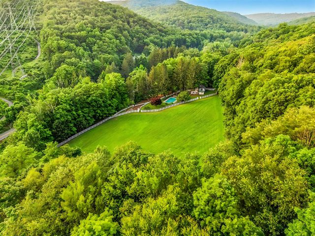 926 Peekskill Hollow Road, Putnam Valley, NY 10579