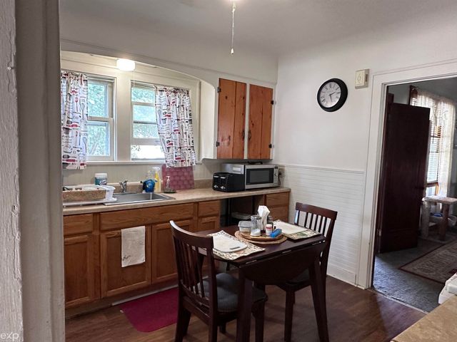 2417 Division Street, Port Huron Twp, MI 48060