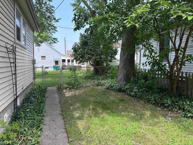2417 Division Street, Port Huron Twp, MI 48060