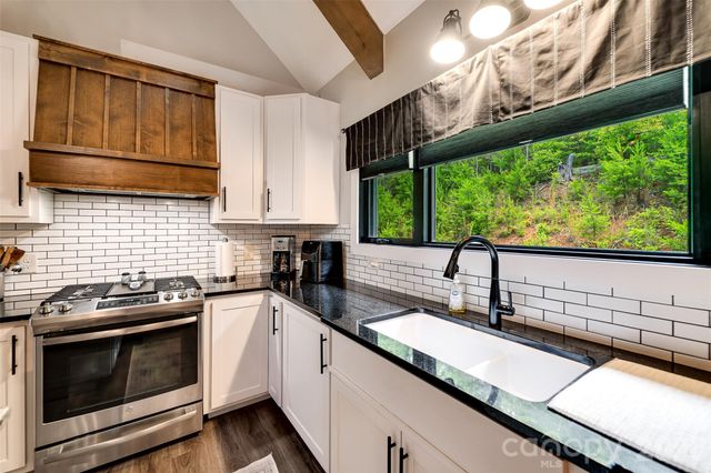 275 Rivers Whisper Lane, Franklin, NC 28734