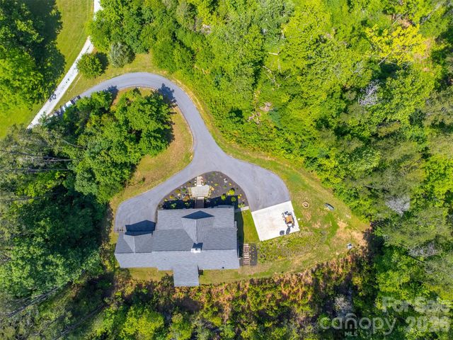 275 Rivers Whisper Lane, Franklin, NC 28734