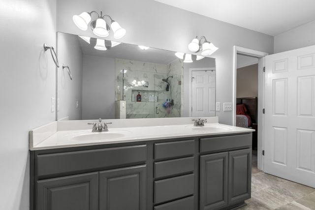 160 Lena Loop, Burns, TN 37029