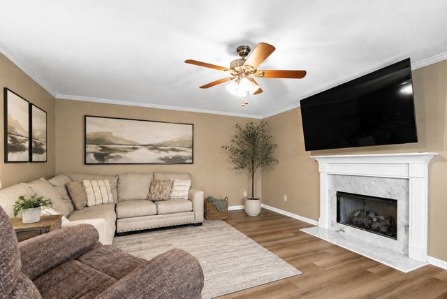 160 Lena Loop, Burns, TN 37029