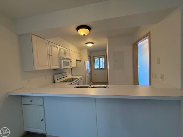 5747 Main Street, Lexington, MI 48450