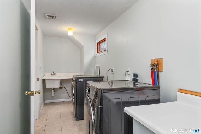 243 Terry Road, Hartford, CT 06105