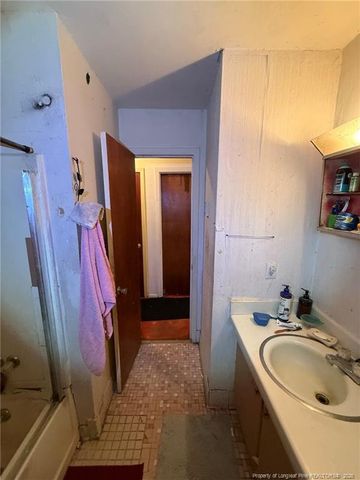 112 Victoria Drive, Parkton, NC 28371