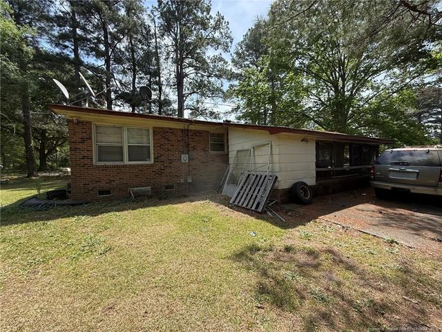 112 Victoria Drive, Parkton, NC 28371