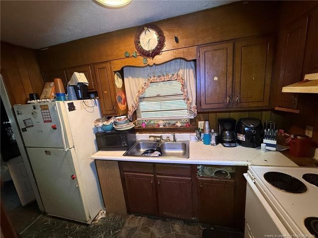 112 Victoria Drive, Parkton, NC 28371