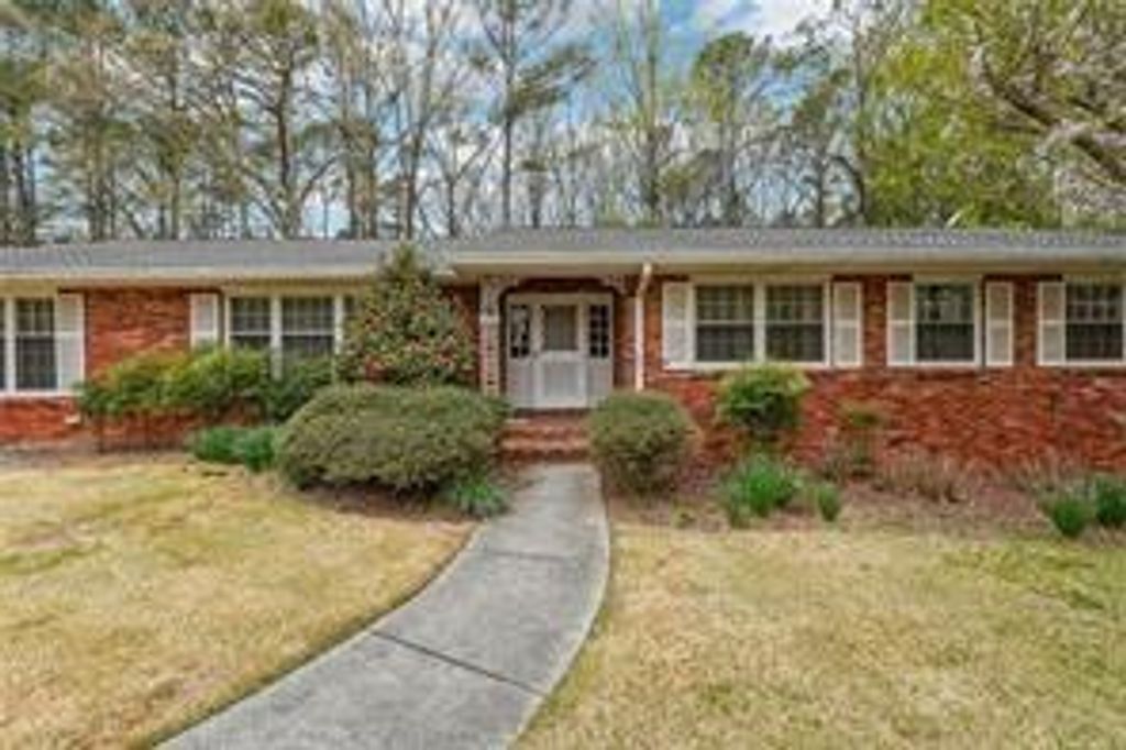 5140 Lakewood Drive, Acworth, GA 30101