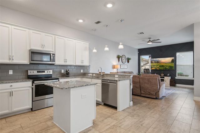 2241 WHITE FEATHER LOOP, Winter Garden, FL 34787