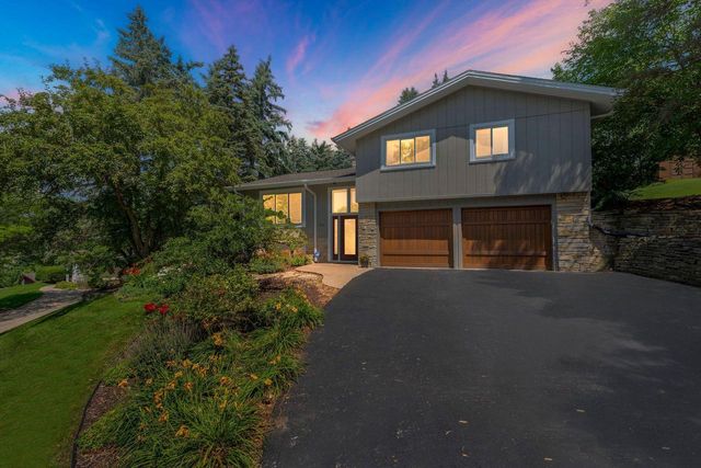 301 Mandan DRIVE, Waukesha, WI 53188
