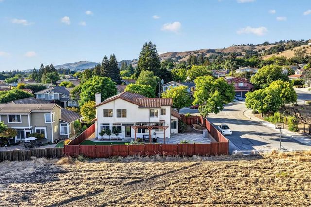 2729 Mira Bella Circle, Morgan Hill, CA 95037