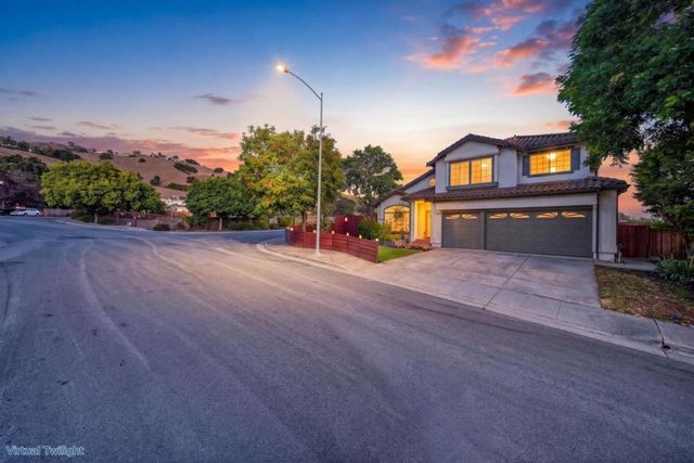 2729 Mira Bella Circle, Morgan Hill, CA 95037