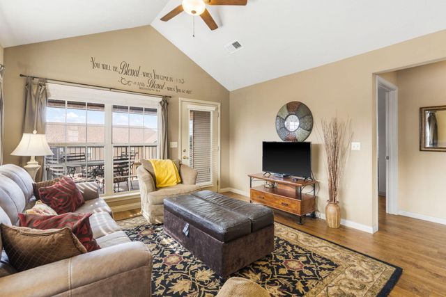 5 Bermuda Drive 5, Branson West, MO 65737