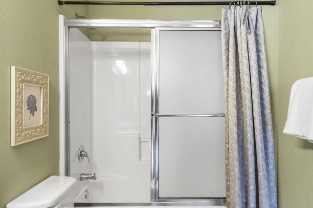 5 Bermuda Drive 5, Branson West, MO 65737