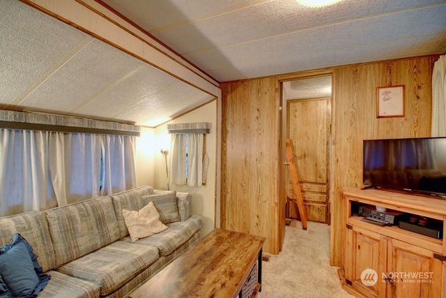 22 1 Goldrush Road, Deming, WA 98244