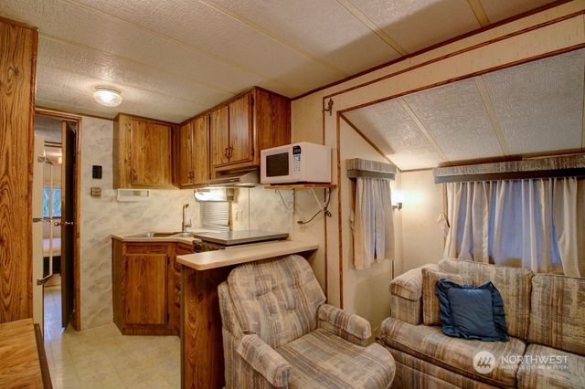 22 1 Goldrush Road, Deming, WA 98244